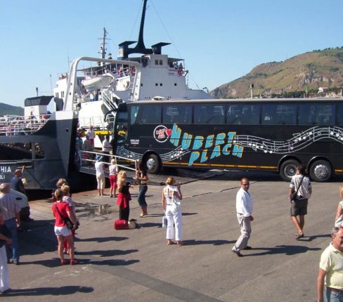 busreise-faehre-einschiffung-hubert-plach